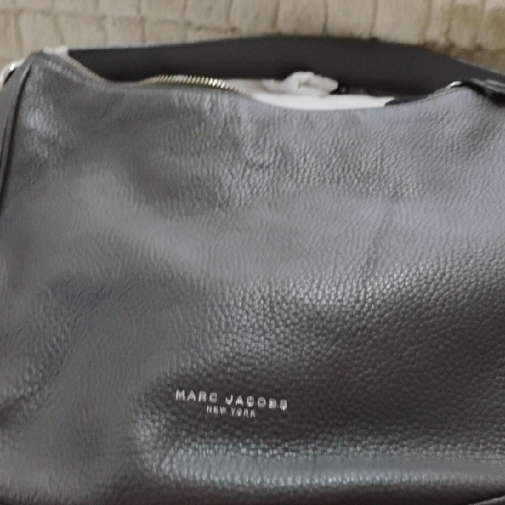 Marc Jacobs Sleek Gray Hobo Bag Excellent Condition.